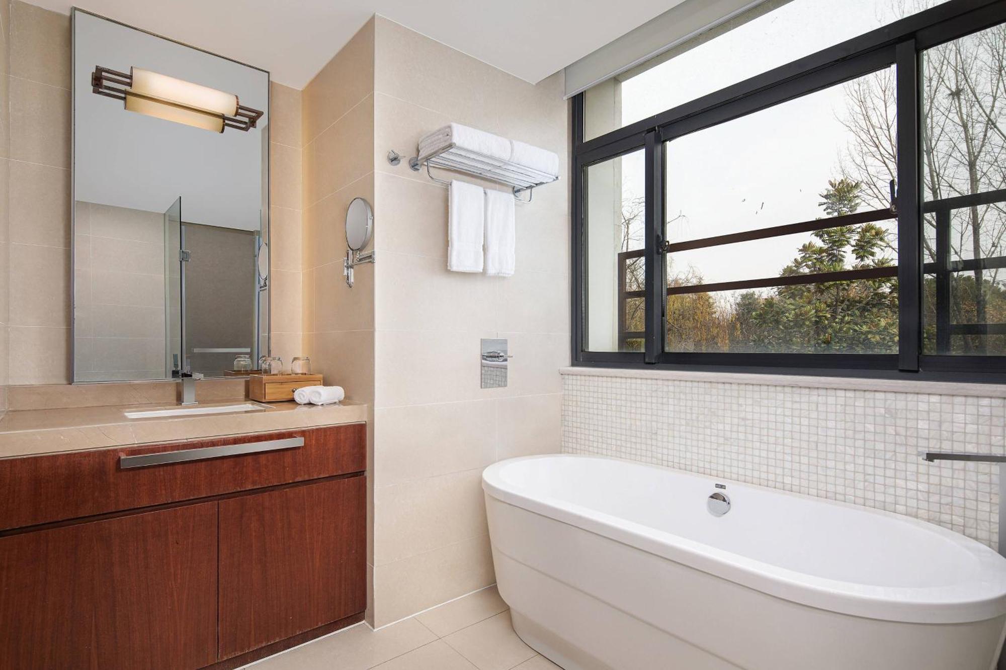 Courtyard By Marriott Wuxi Lihu Lake Buitenkant foto
